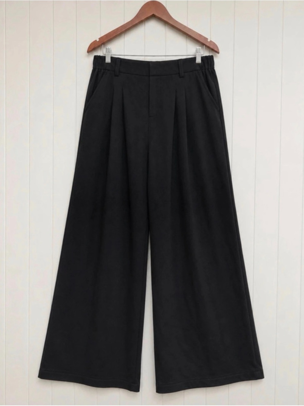 Halara Flex Black Wide Leg Work Pants
Size Small Petite NWOT